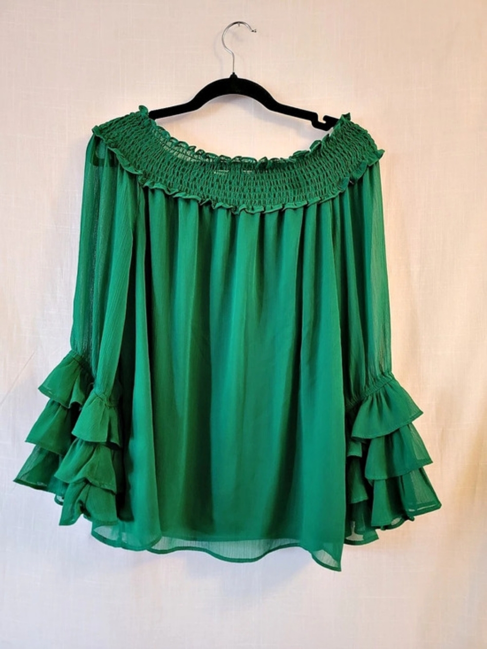 Cece Off Shoulder Ruffle Blouse in Green Size Large Like New